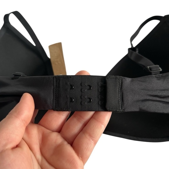 Skims Kim Kardashian Wireless Form Push Up Plunge Bra in Onyx Black Size 34D - Picture 5 of 7